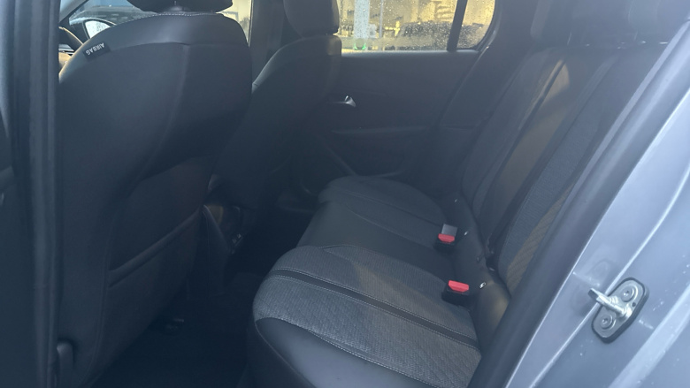 Peugeot 208 1.2 PureTech 100 Allure 5dr Petrol Hatchback